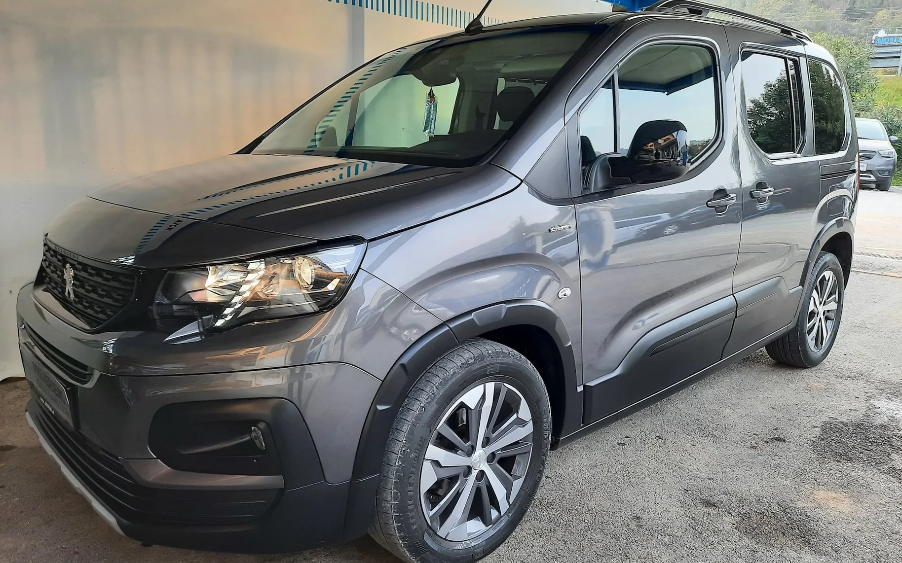 Zunanja slika - Peugeot Rifter - 1.5 BLUEHDI 100 L1 GT LINE - 2