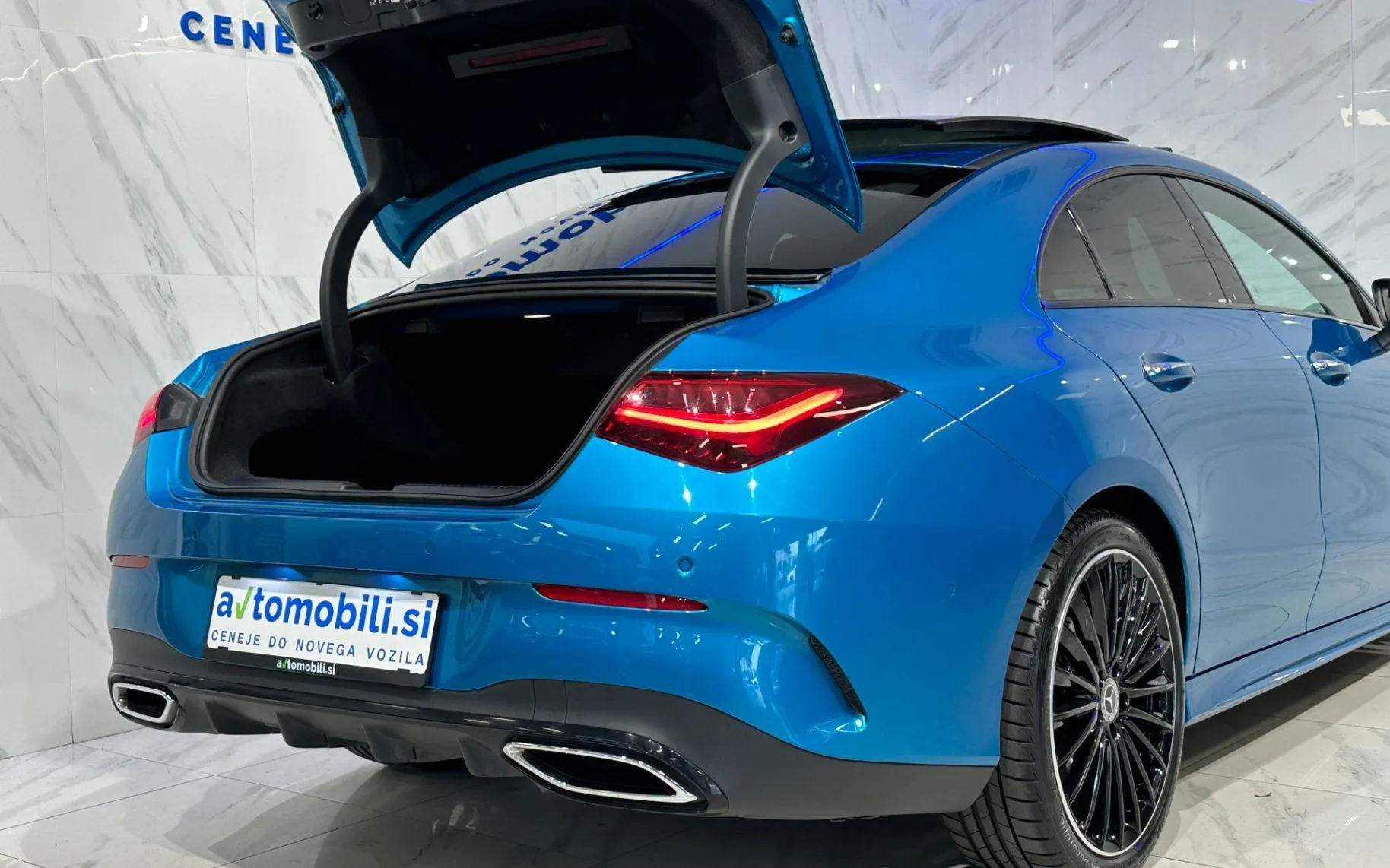Notranja slika - Mercedes-Benz CLA-Razred - 180d |AMG|Pano|Facelift|360K|Memory|HUD|Burmester| - 8