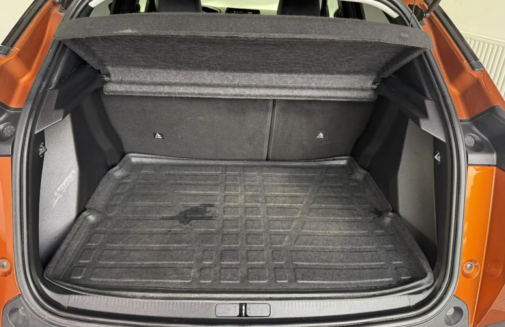 Zunanja slika - Peugeot 2008 - 1.5 BLUEHDI 130 ALLURE.KAMERA.LED.USNJE.NAVI.AUT. - 9