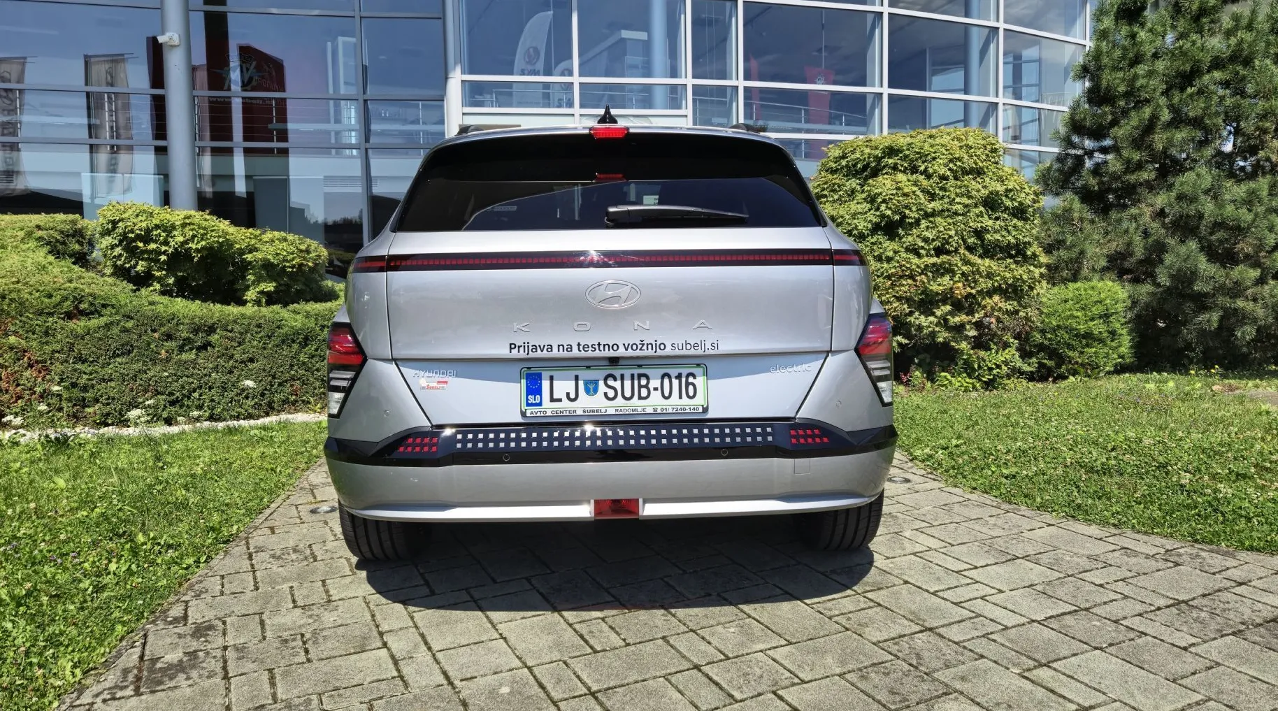 Zunanja slika - Hyundai Kona - 65KWH IMPRESSION V2L. WINTER II cena s subvencij - 7