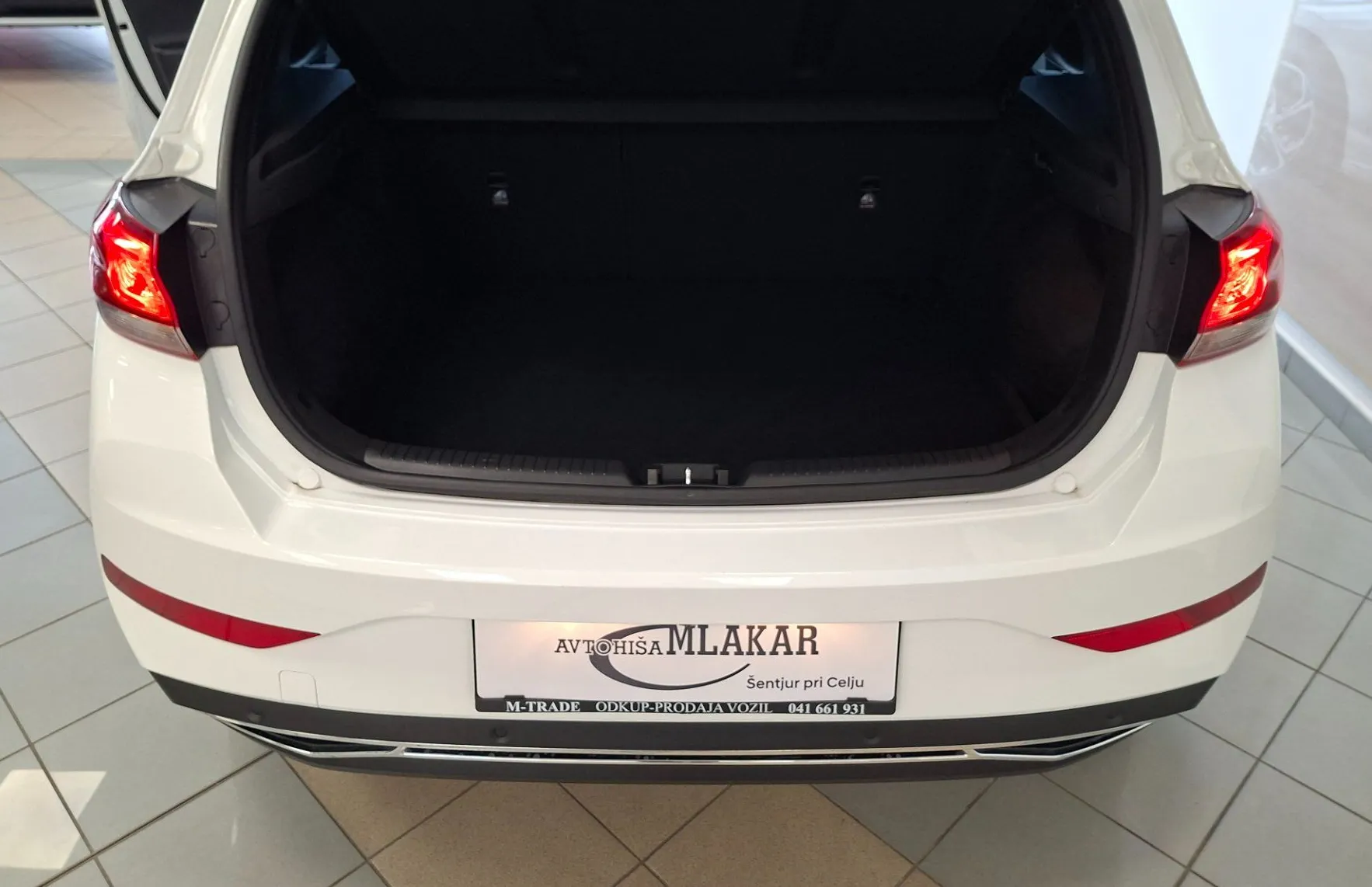 Zunanja slika - Hyundai i30 - 1.6 CRDi  116 Style-LED-NAVI-KEMERA-PDC-ODLIČEN- - 16