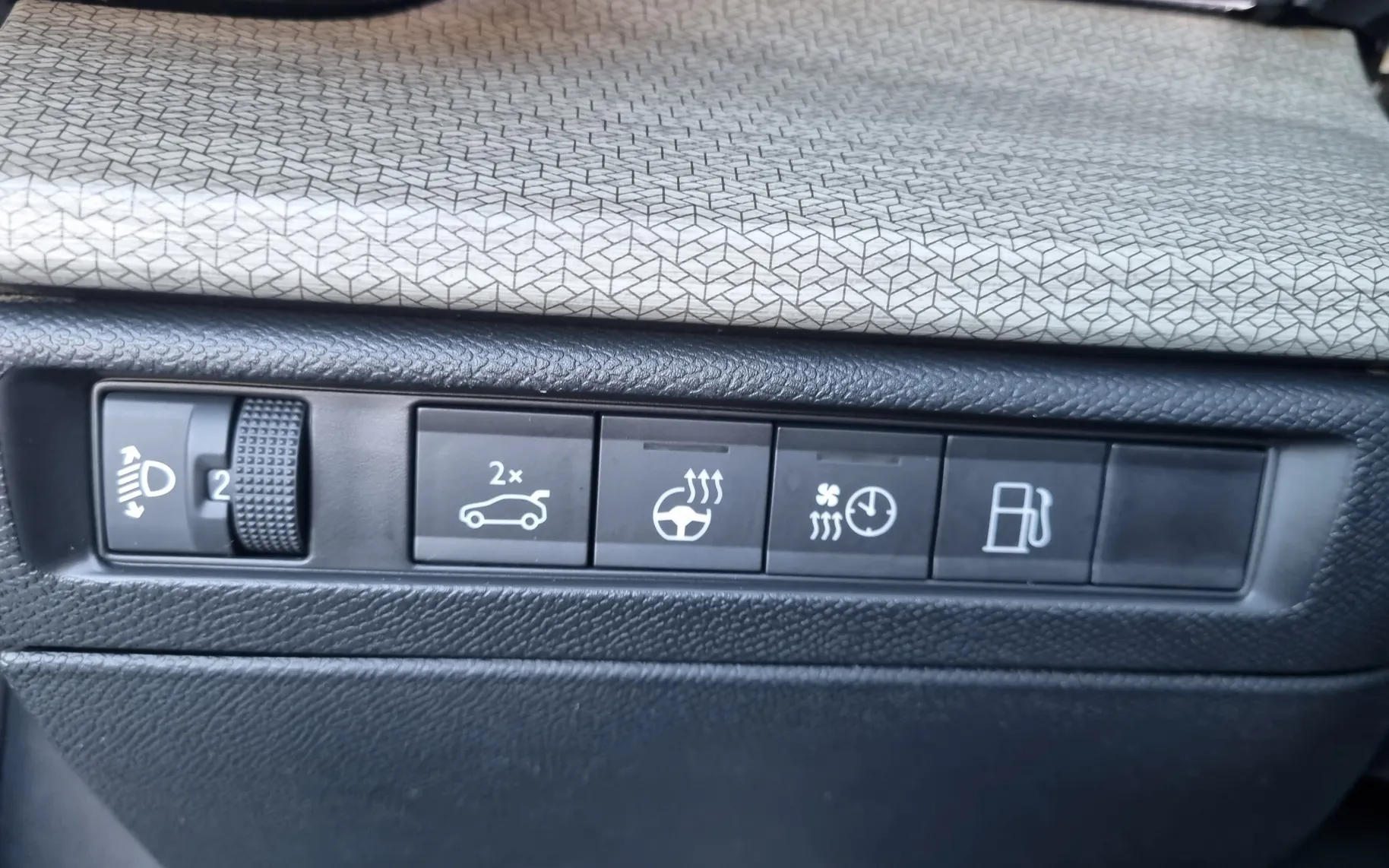 Zunanja slika - Citroën C5X - C5 X 1.6 PHEV SHINE PACK Avtomatik - POTRJENA SERVISNA - 15