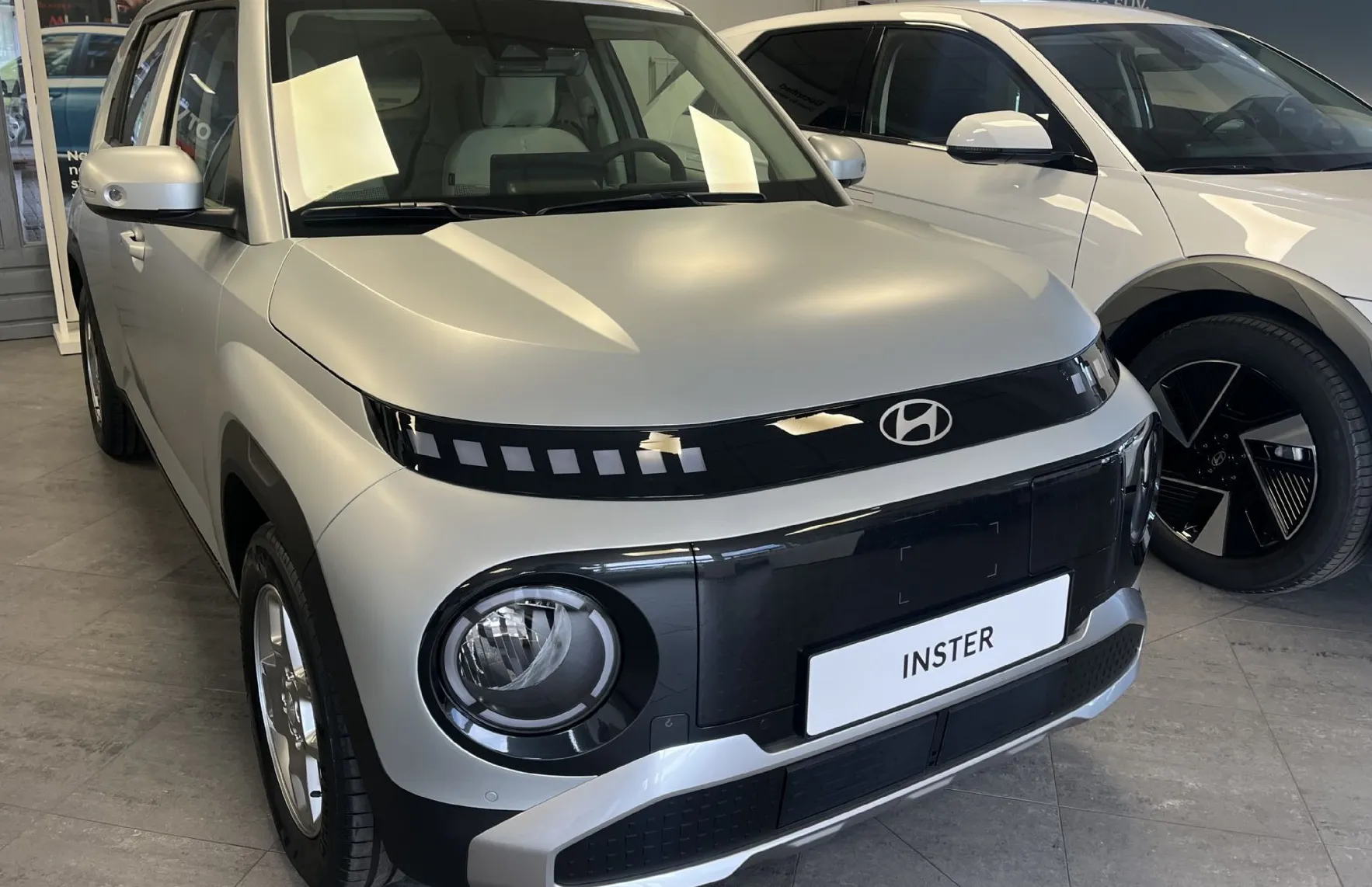 Zunanja slika - Hyundai Inster - 49 kWh STYLE. ENERGY. WINTER. RAC - 1