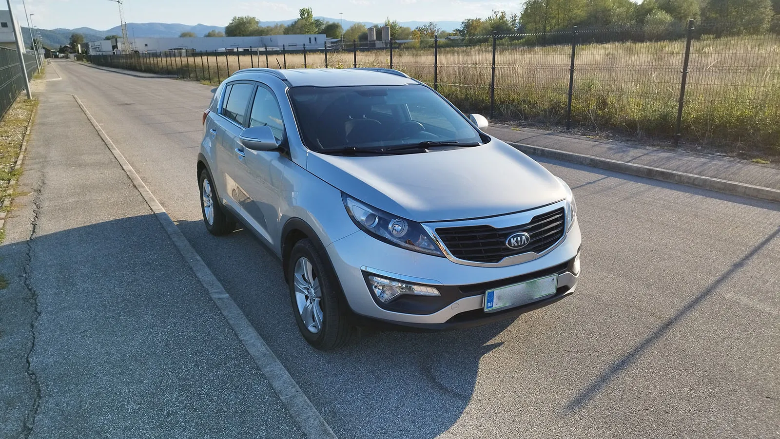 Zunanja slika - KIA Sportage - 2WD 1.7 CRDi - 3