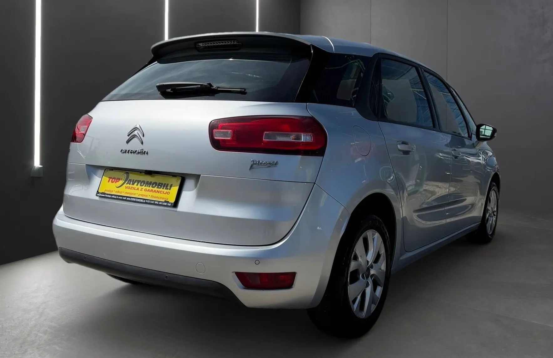 Zunanja slika - Citroën C4 - Picasso 1.6 e-HDi  NAVI PDC TEMPOMAT REDNO SERVISIRAN... - 7
