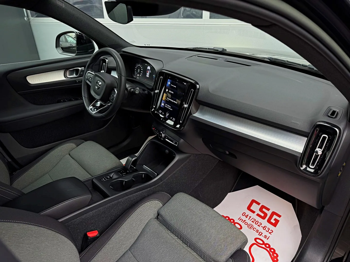 Zunanja slika - Volvo XC40 - T4 Recharge |novi model|LED|Kamera|DAB|Keyless - 12