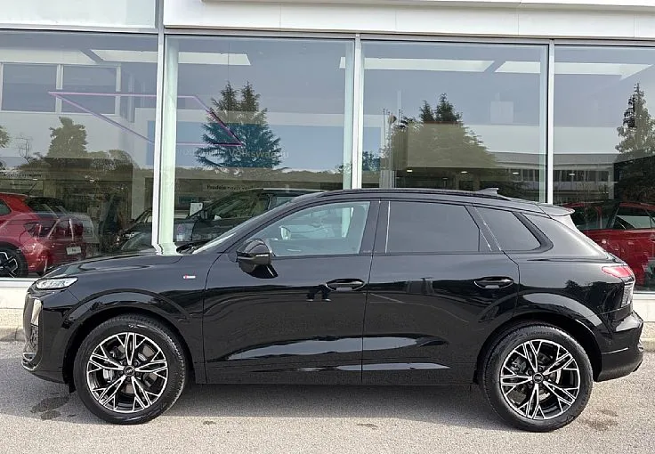 Zunanja slika - Audi Q3 - S-line TDI S tronic 35 - ZALOGA DOBAVA TAKOJ - 2