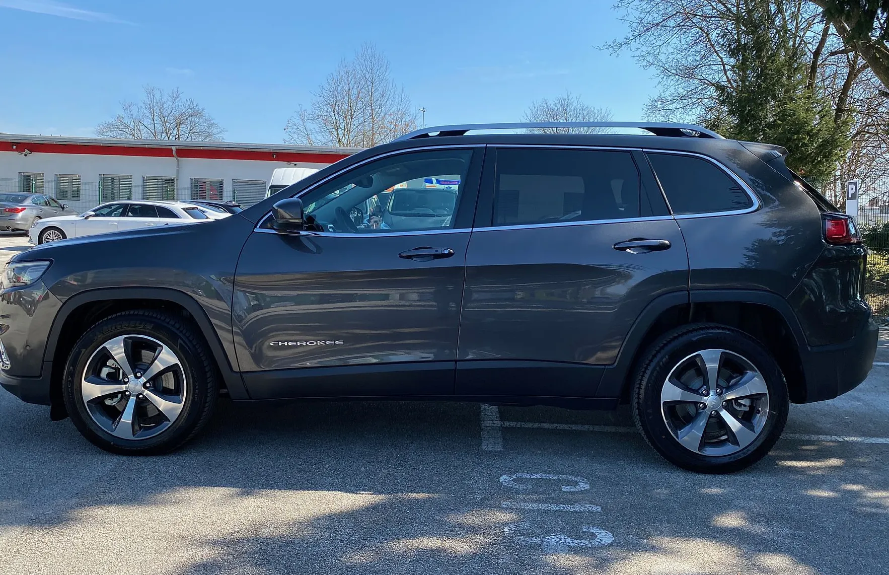 Zunanja slika - Jeep Cherokee - 2.2 MJ Limited ACC VENTsedeži  NAVI PDC KAM AKCIJA - 7