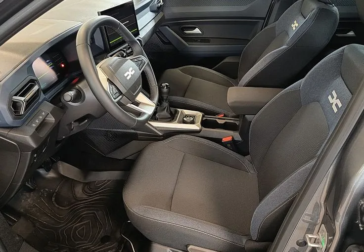 Zunanja slika - Dacia Bigster - 1.2 TCe 130 Expression 4x4 - 3