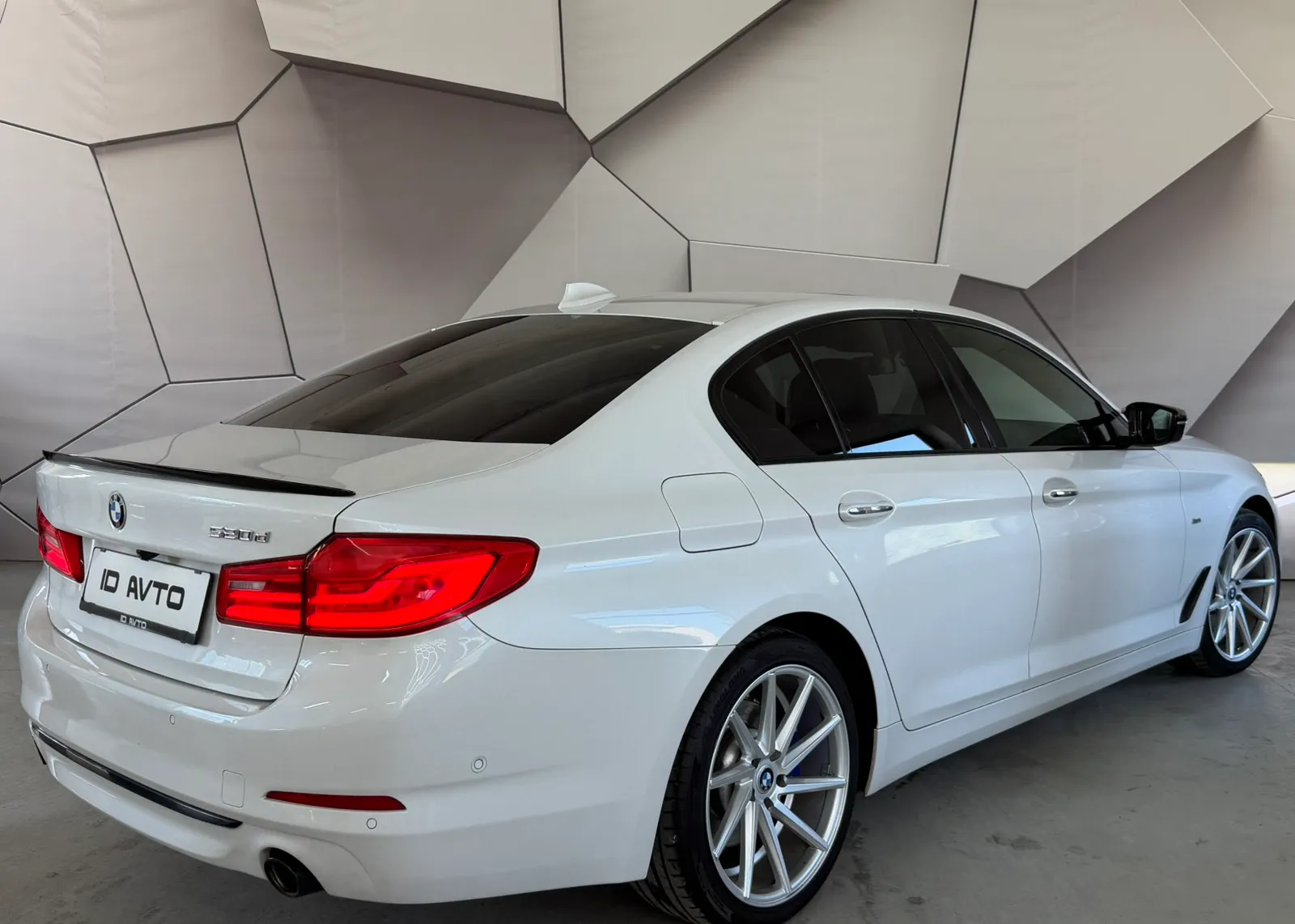 Zunanja slika - BMW Serija 5 - 520d Avt. - 4