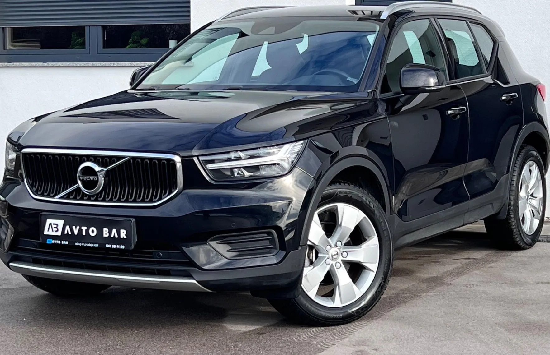 Zunanja slika - Volvo XC40 - D3+LED+NAVI+KAMERA+ALU+KEYLESS GO+AUTO HOLD - 1