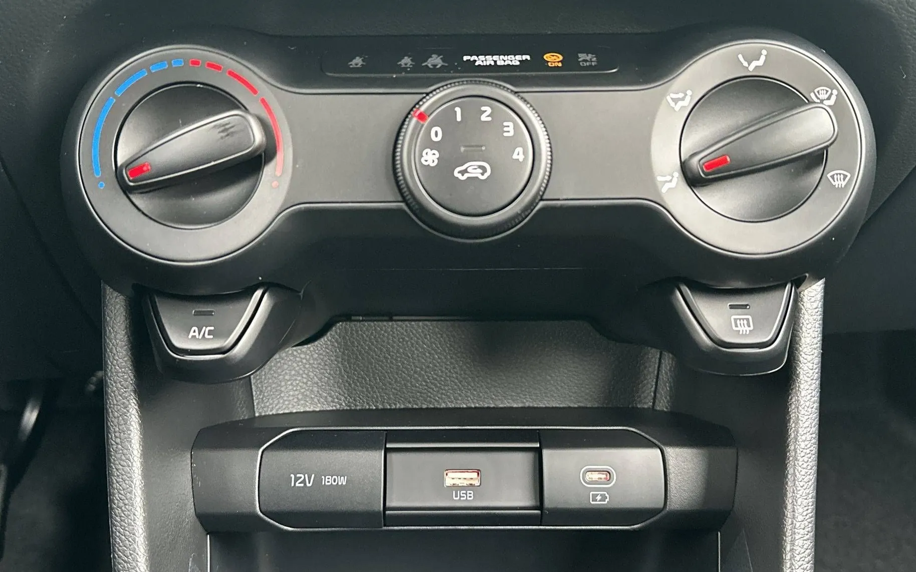 Notranja slika - KIA Picanto - 1.0 GDI LX Active. 5M T  4-sedežni - 18
