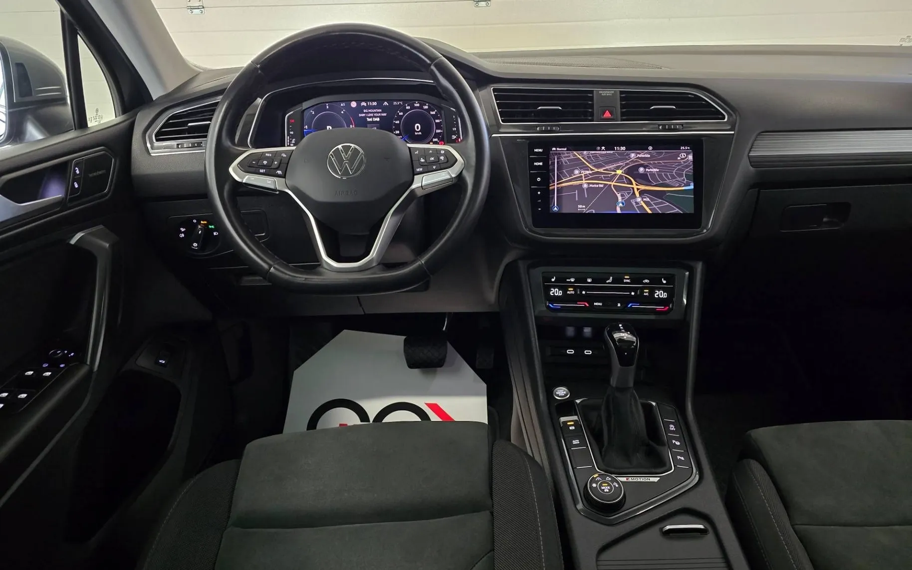Notranja slika - Volkswagen Tiguan Allspace - 4motion 2.0 TDI Elegance DSG - Matrix.pano.kamera - 11