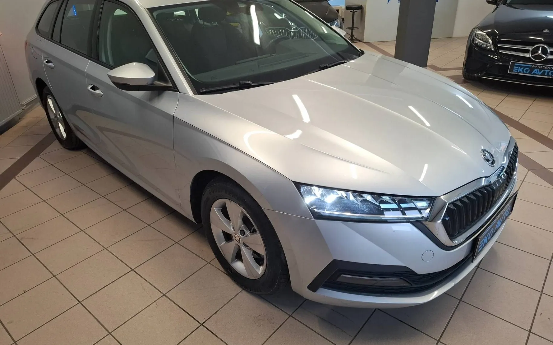 Zunanja slika - Škoda Octavia - Combi 2.0 TDI DSG-VIRTUAL-FULL LED-VELIKA NAVI-A - 6