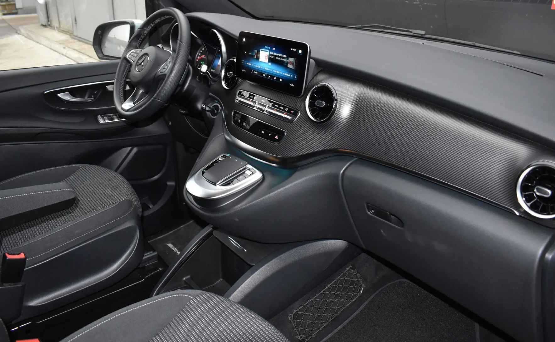 Zunanja slika - Mercedes-Benz V-Razred - V 220 d AMG Line Avt. dolgi - 8