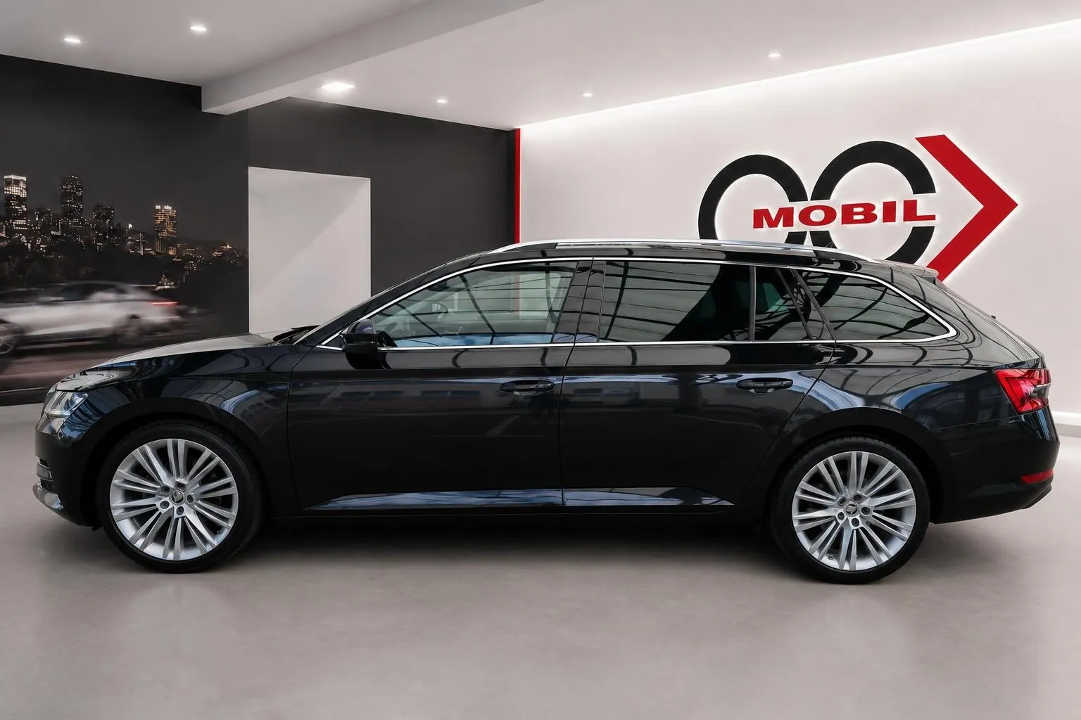 Notranja slika - Škoda Superb - Combi 2.0 TDI Style DSG - Matrix.360kam.DCC.Canton - 8