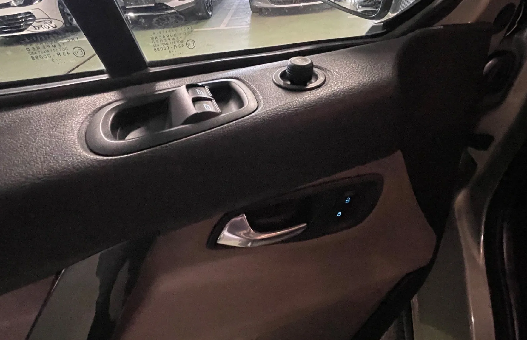 Zunanja slika - Ford Transit Custom - KOMBI 2.2 TDCi 6. SEDEŽEV 92 KW - 8