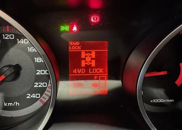 Zunanja slika - Citroën C-Crosser - Exclusive 2.2 HDi 160 FAP - 19