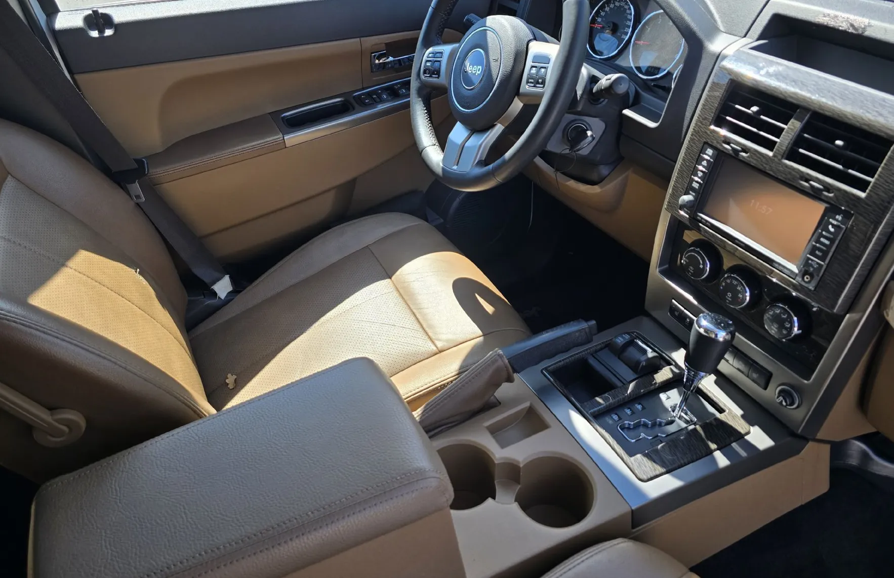 Zunanja slika - Jeep Cherokee - 2.8 Crd Limited 4X4 REDUKTOR - 15