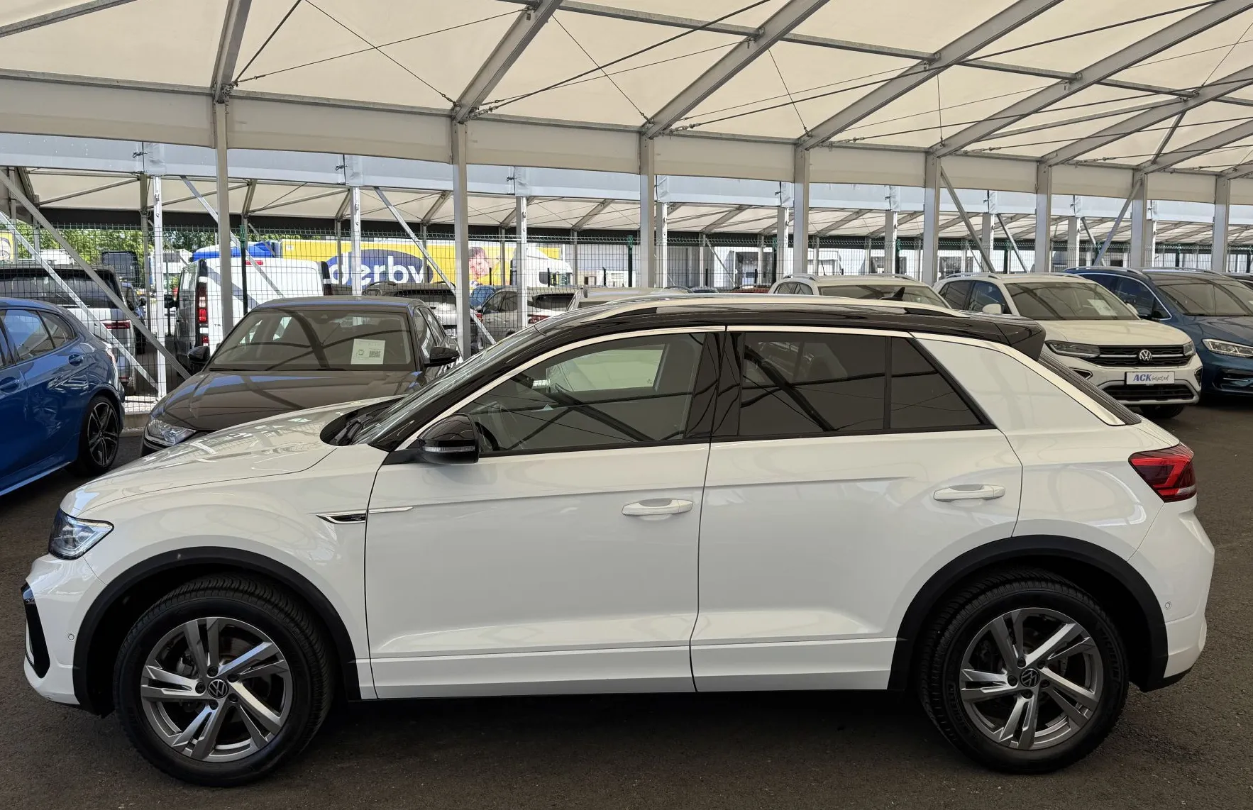 Zunanja slika - Volkswagen T-Roc - R-Line 1.0TSI BMT LED PLUS-KAMERA-NAVI-OGR SEDEŽA - 4