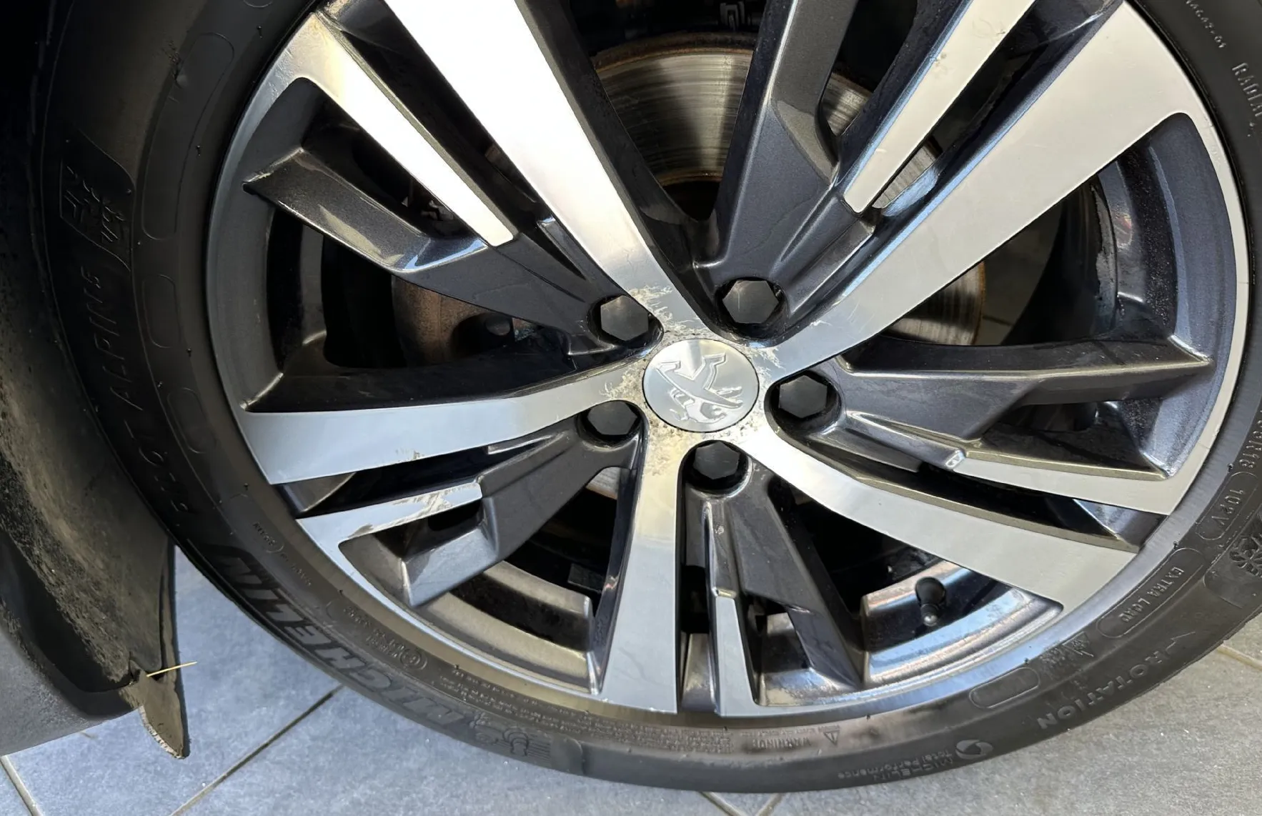 Zunanja slika - Peugeot 5008 - 1.2  96 KW.GT Line Avt..USNJE.NAVI.VELIKI SERVIS - 4
