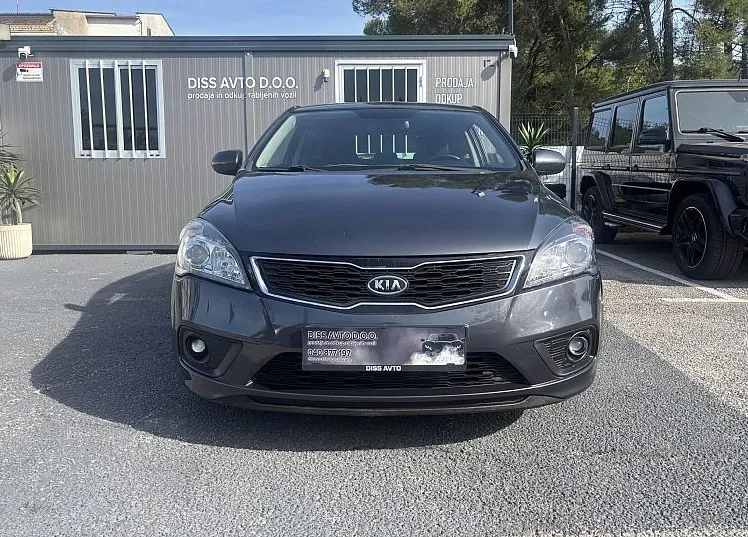 Zunanja slika - KIA Ceed - 1.4 benc. NA KREDIT BREZ POLOGA - 2