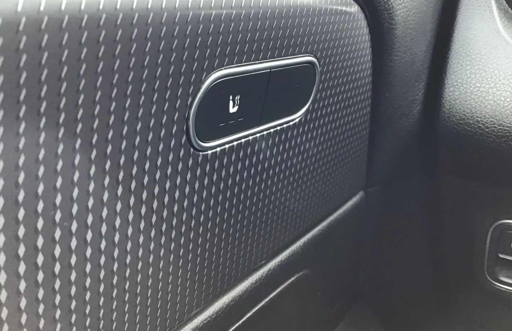 Zunanja slika - Mercedes-Benz GLB-Razred - GLB 180 d URBAN PAKET-NOČNI PAKET-KAMERA-NAVI - 13