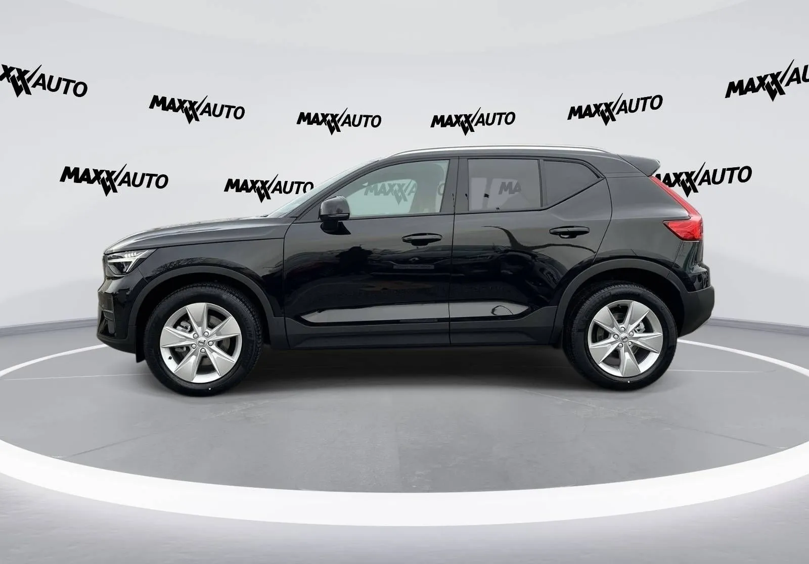 Notranja slika - Volvo XC40 - B3 P Core AT DCT 3 leta garancije + 3 servisi - 8