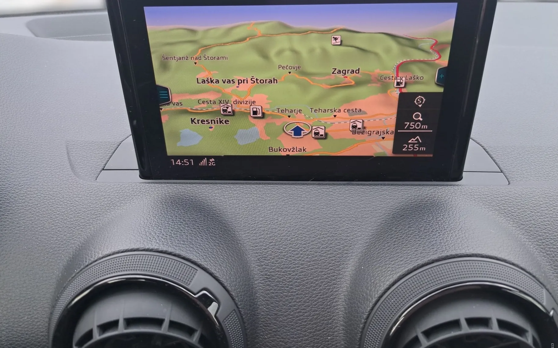 Notranja slika - Audi Q2 - 30 TDI S tronic... - 9