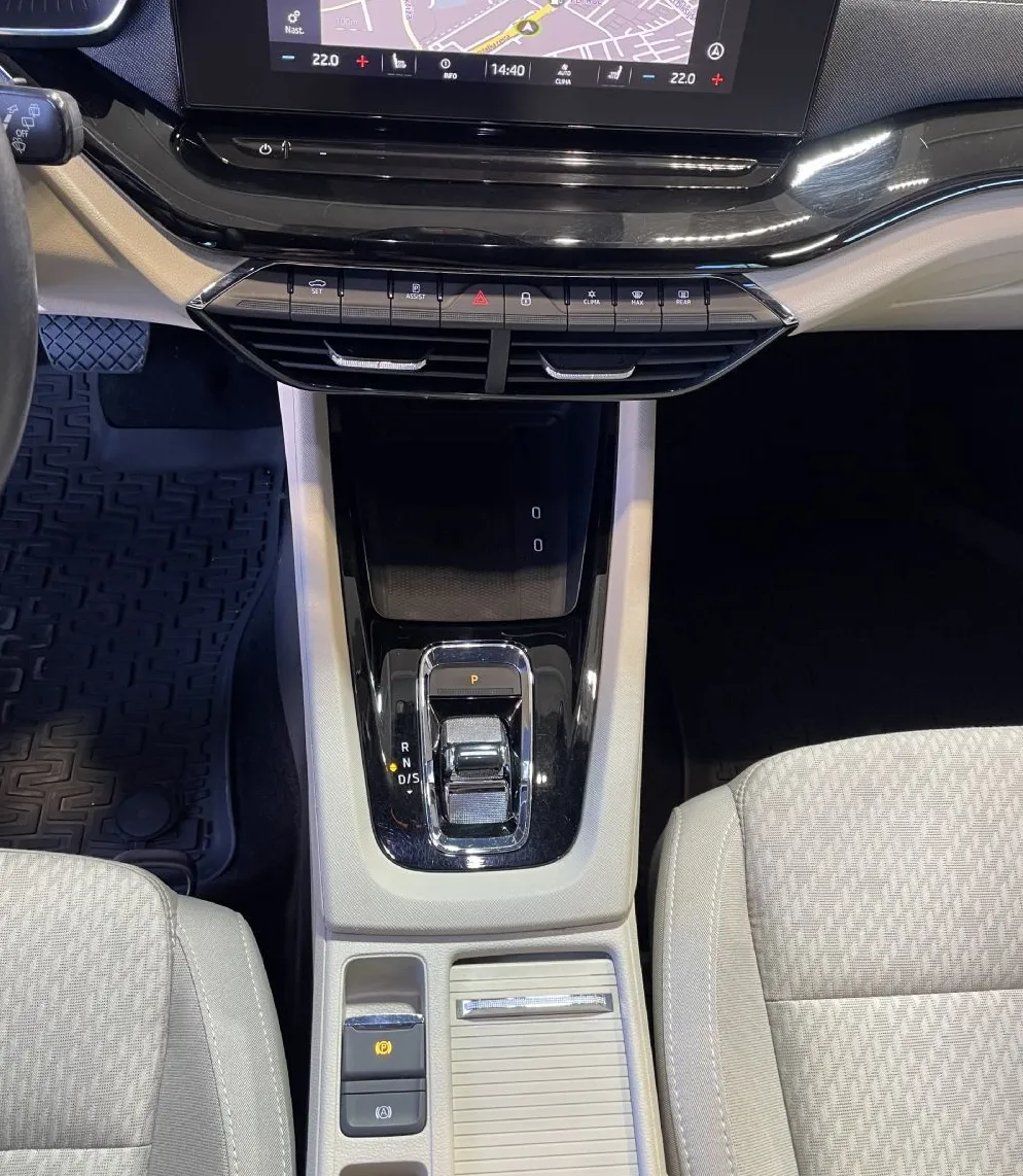 Zunanja slika - Škoda Octavia - VIRTUAL-NAVIGACIJA-LANE-RADAR-LED-DSG-ALU-KEYLESS - 16