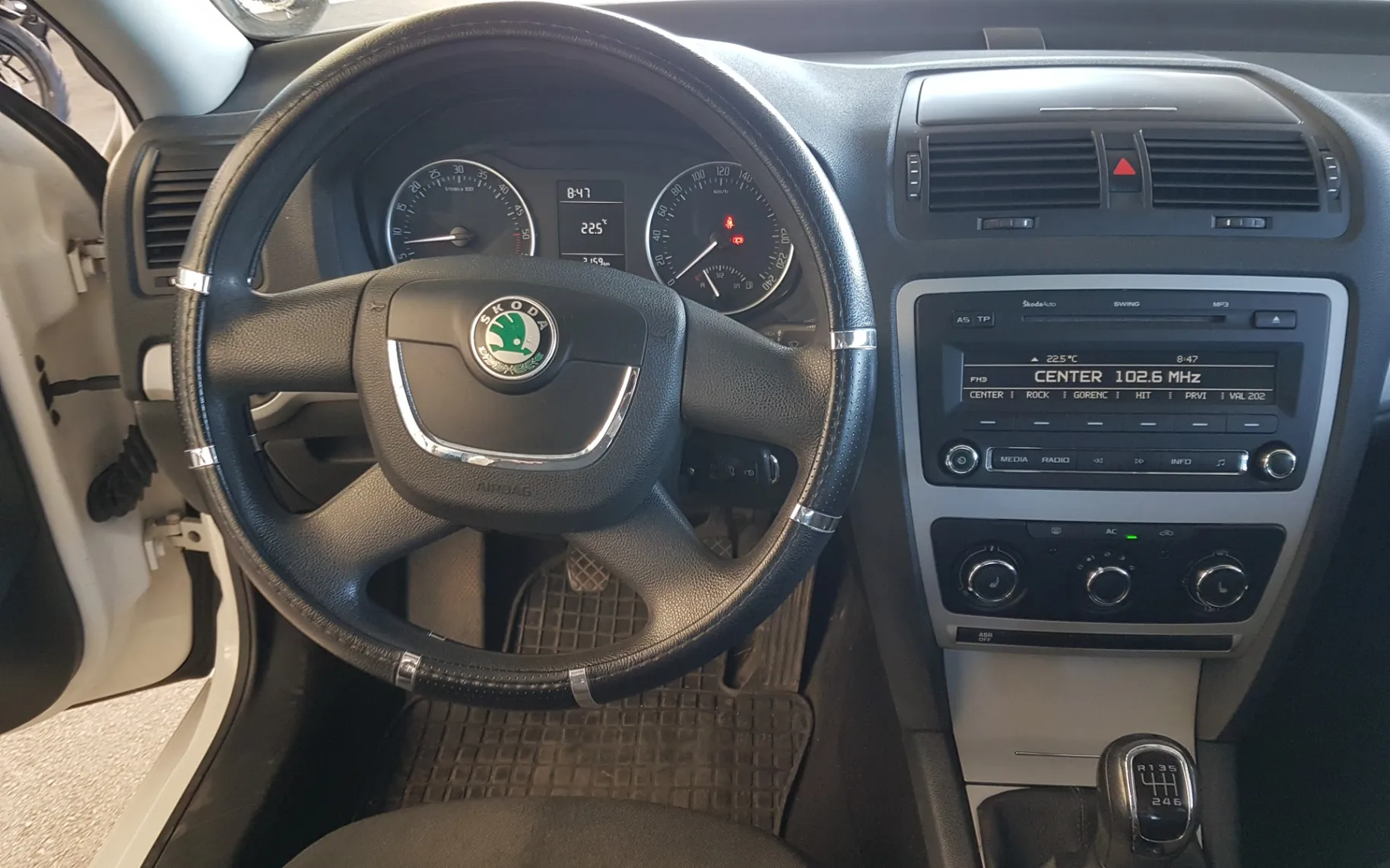 Zunanja slika - Škoda Octavia - Combi 2,0 TDI CR DPF - 10