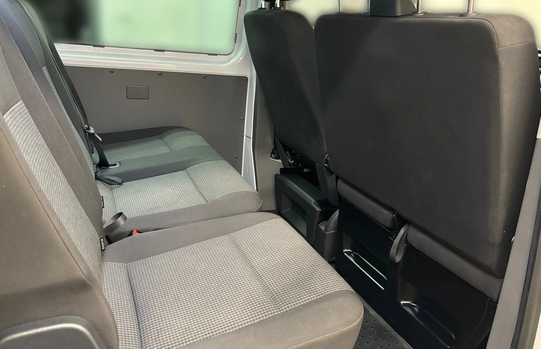 Zunanja slika - VW Transporter - T7 Kombi 2.0 TDI DMR 9sedežev - 7