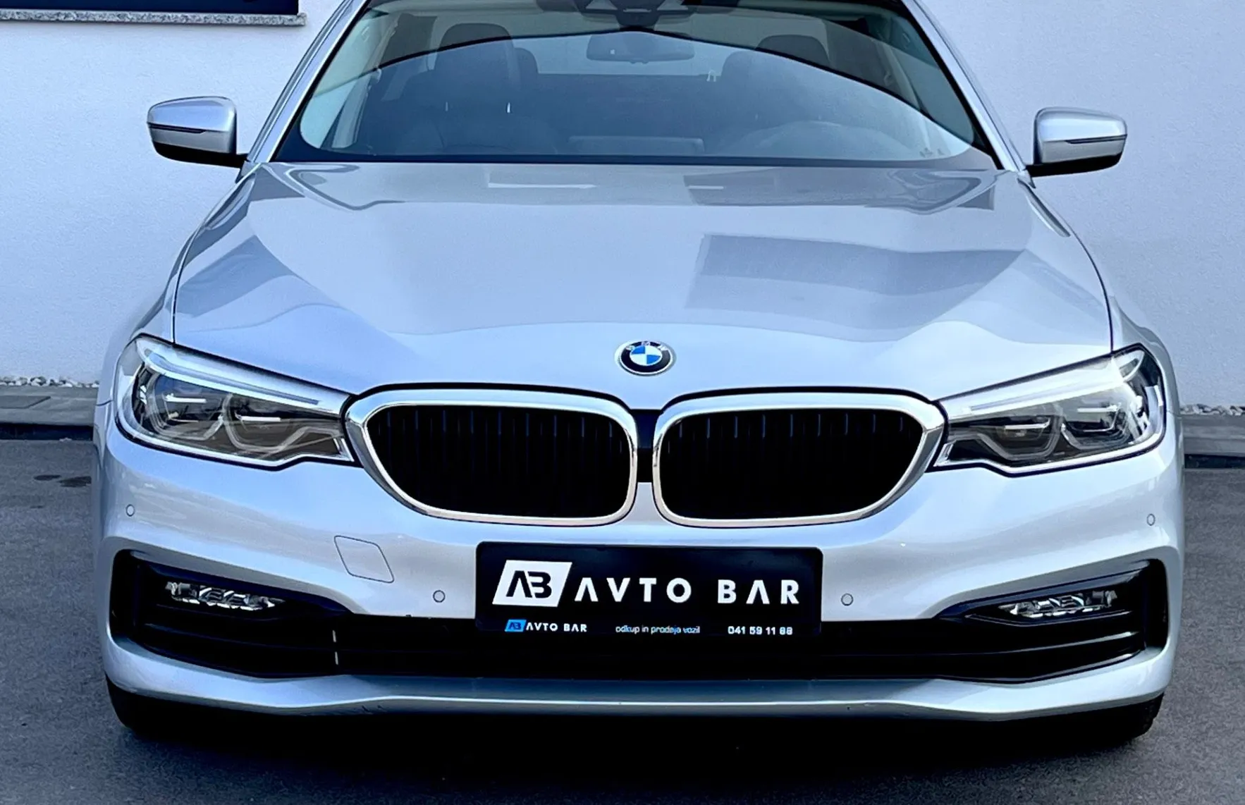 Zunanja slika - BMW Serija 5 - : 520d xDrive+F1+SPORT+LED+VIRTUAL+NAVI+ALU - 2