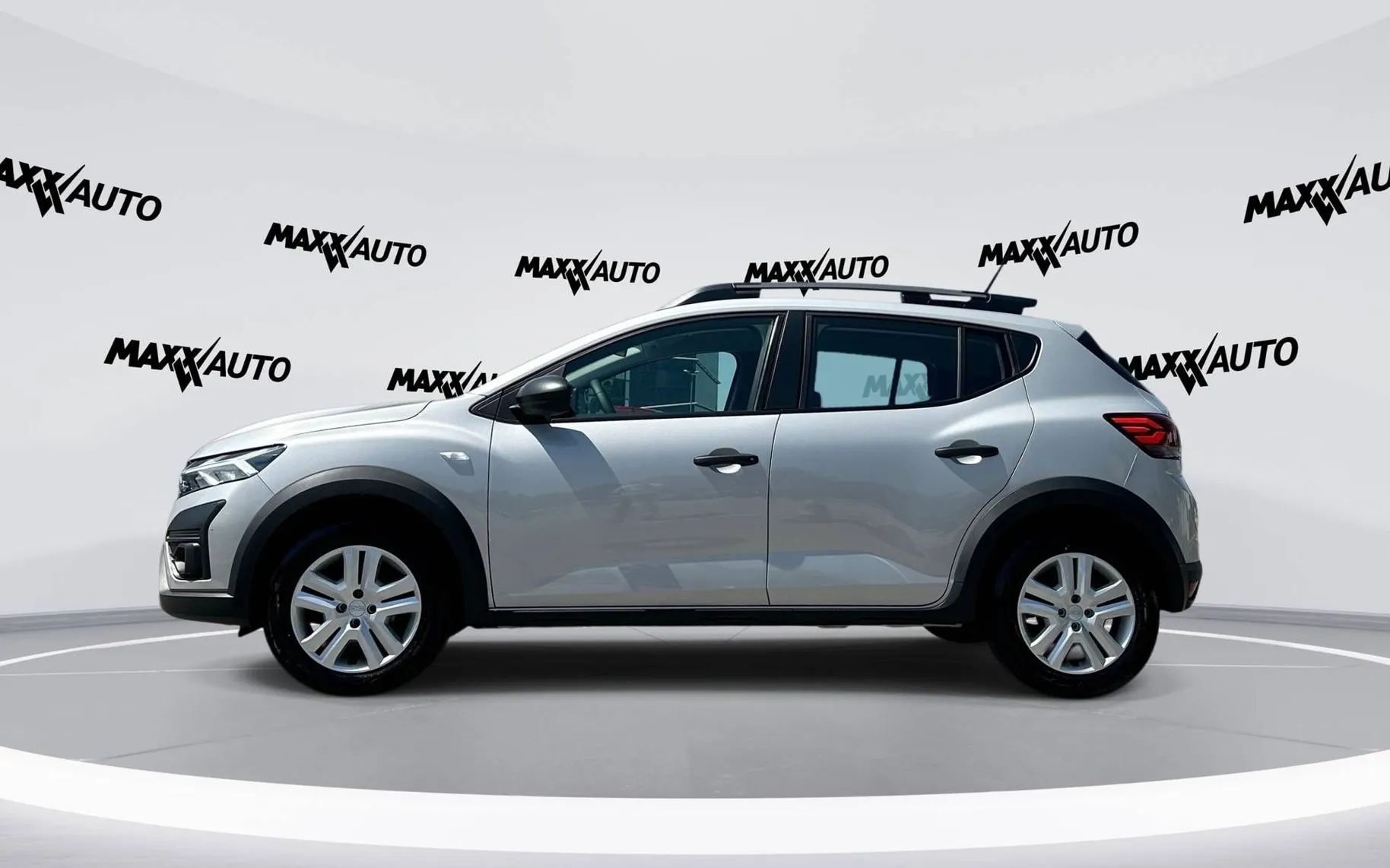 Notranja slika - Dacia Sandero - Stepway 1.0 TCe 90 Essential - 8