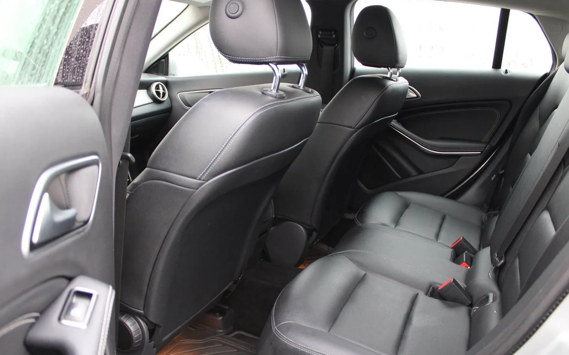 Zunanja slika - Mercedes-Benz CLA-Razred - CLA Shooting Brake CLA180d - LED NAVI PDC TEMP ALU USNJE - 8