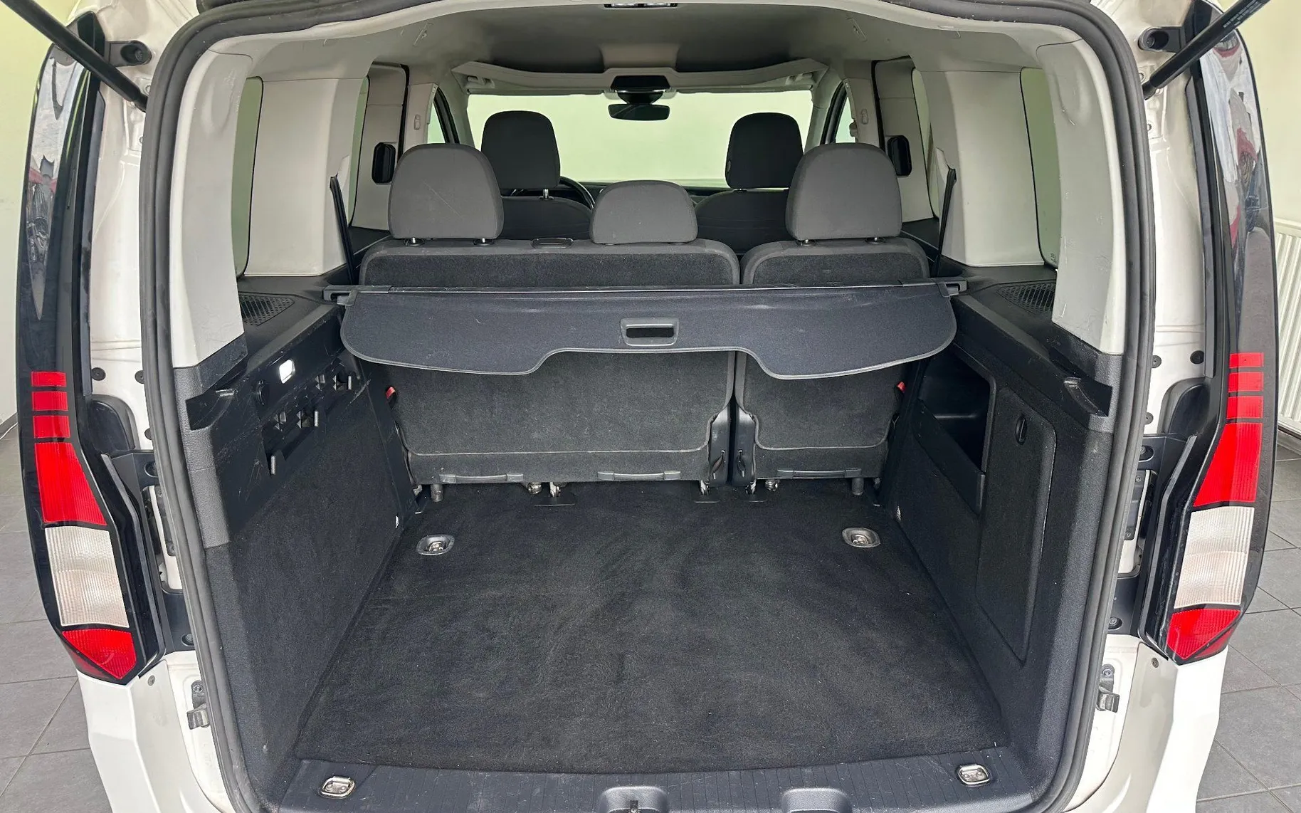 Zunanja slika - Volkswagen Caddy - 2.0 TDI 90KW.NAVI.PDC.2023 DIZEL - 12