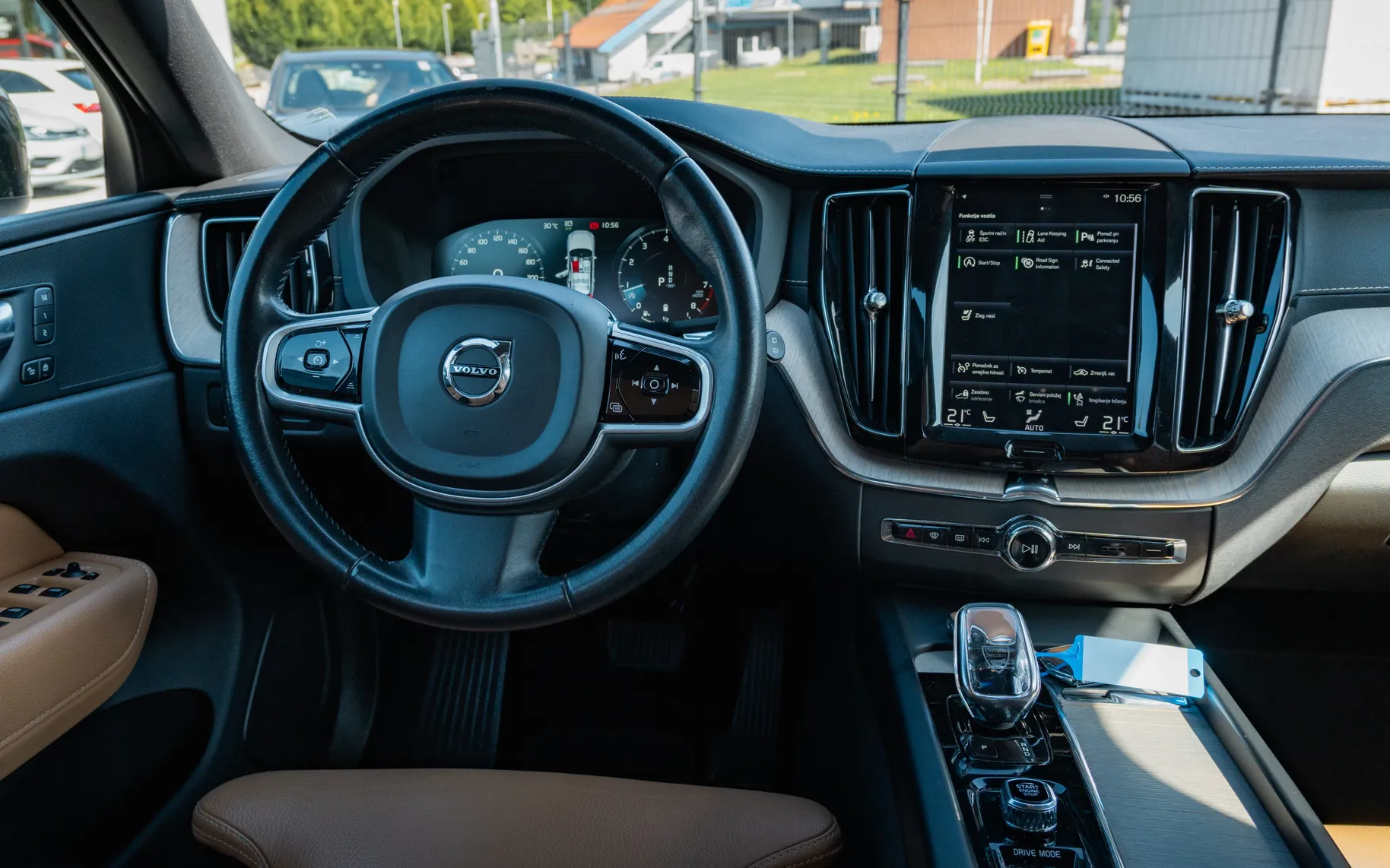 Notranja slika - Volvo XC60 - T5 AWD Inscription Avt. - 10