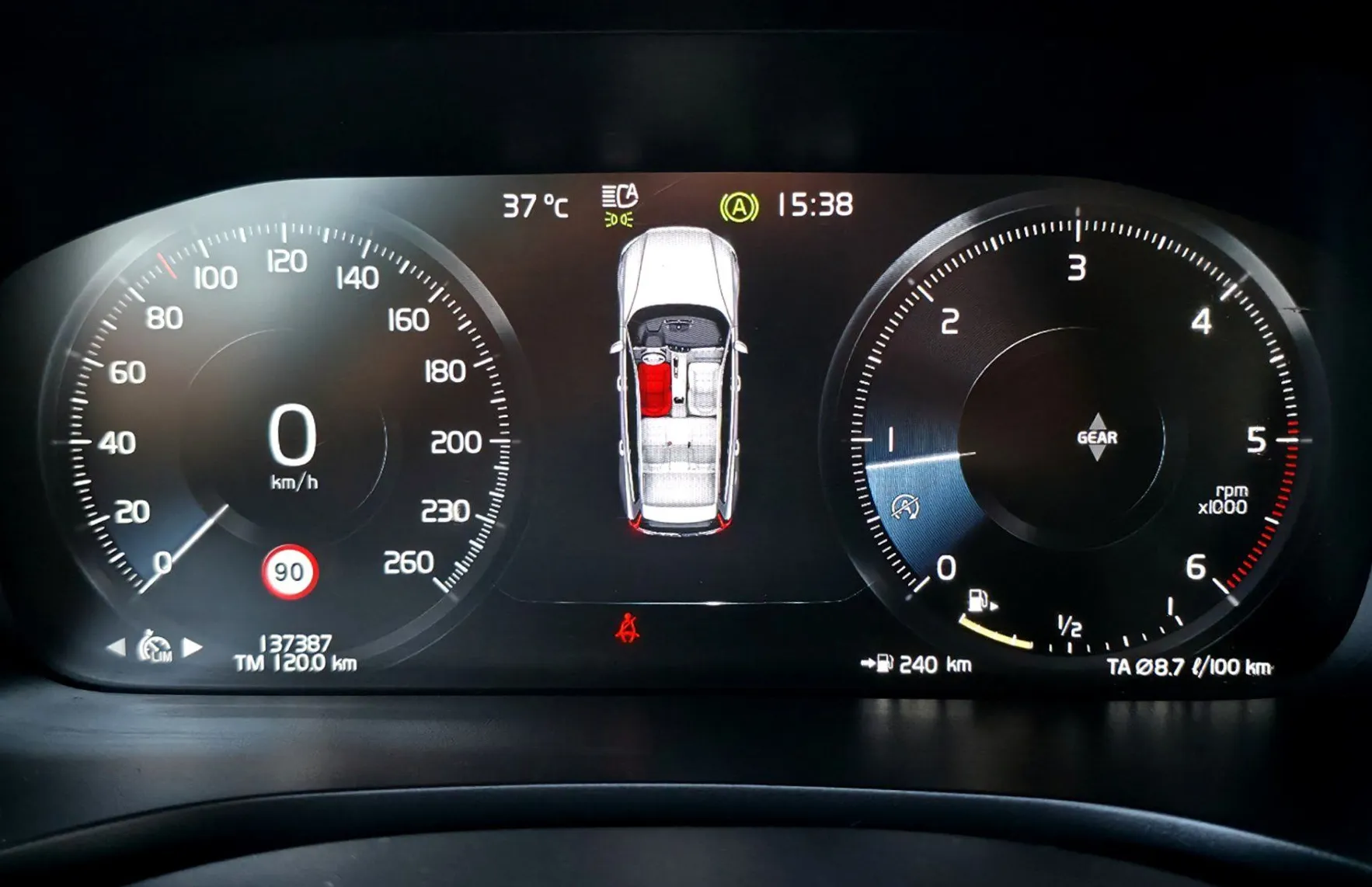 Zunanja slika - Volvo V60 - D3 Momentum FULLED•TEMP•LANE•NAV•KAMERA•2X-PDC•17C - 13