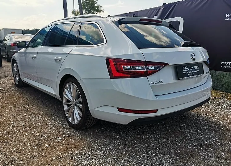 Zunanja slika - Škoda Superb - 2.0 TDI Style Combi110 kW XENON-ALU19-NAVI-VIRTUAL - 5