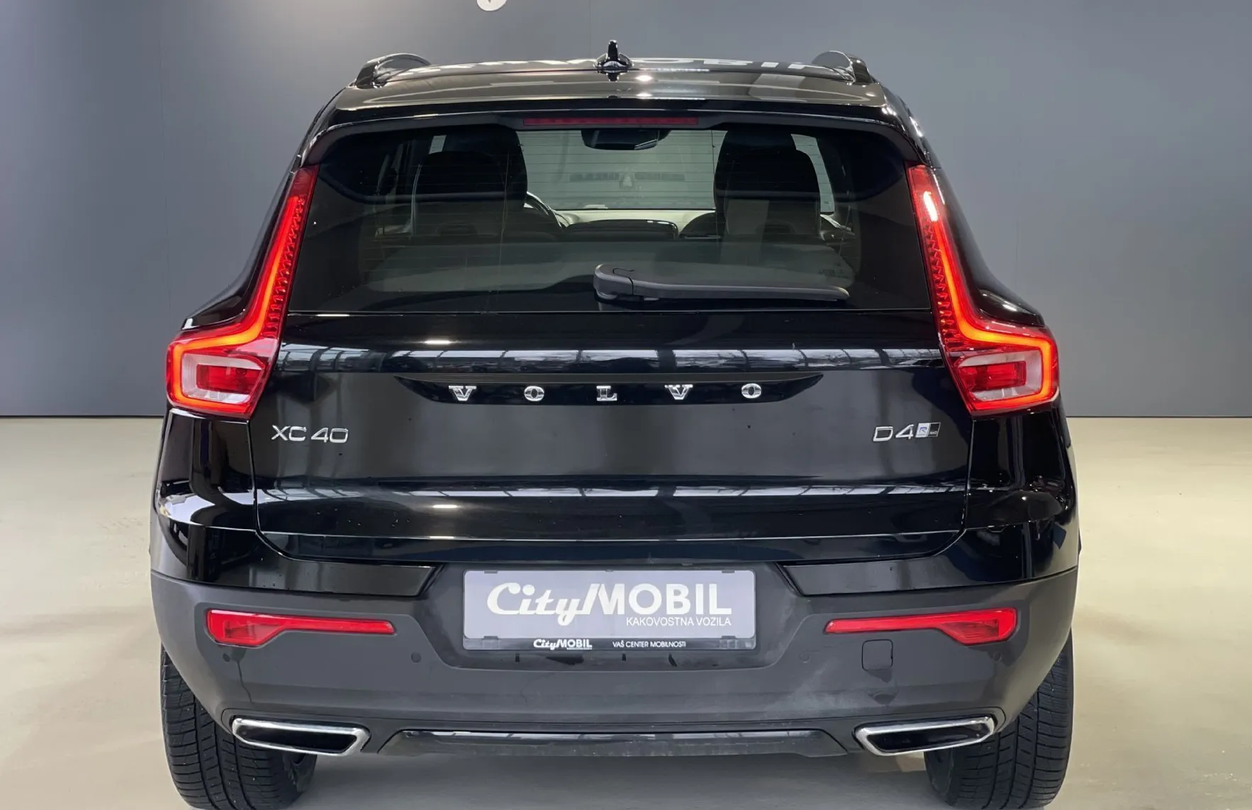 Zunanja slika - Volvo XC40 - D4-AWD-R-DESIGN-PANO-NAVI-ACC-MEMORY-HARMAN-360KAM - 5