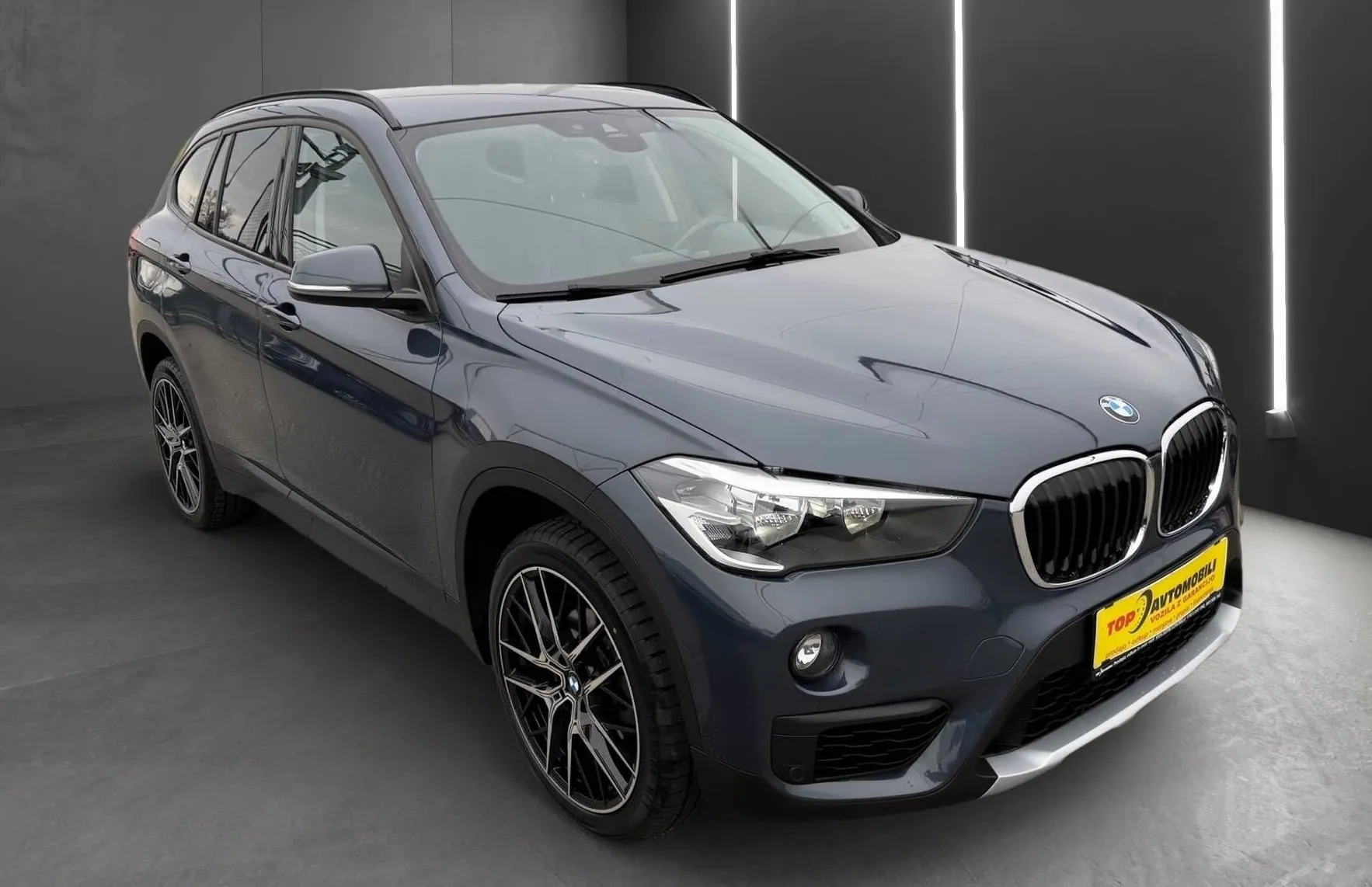 Zunanja slika - BMW X1 - serija :  sDrive16d LED NAVI USNJE PDC TEMP BREZ POLOGA - 9