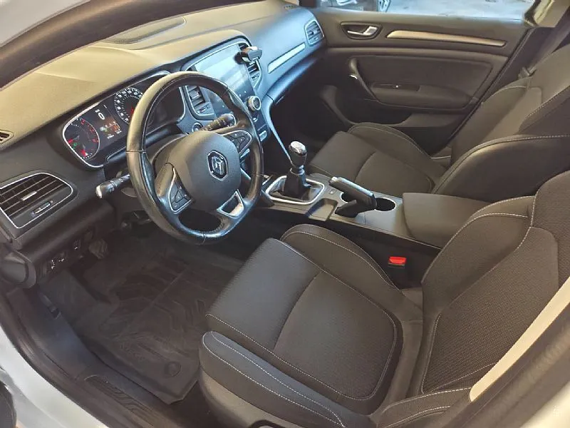 Zunanja slika - Renault Megane Limousine - 1.3 16v INTENS LED NAVI GR.SED+VOLAN JAMSTVO - 7