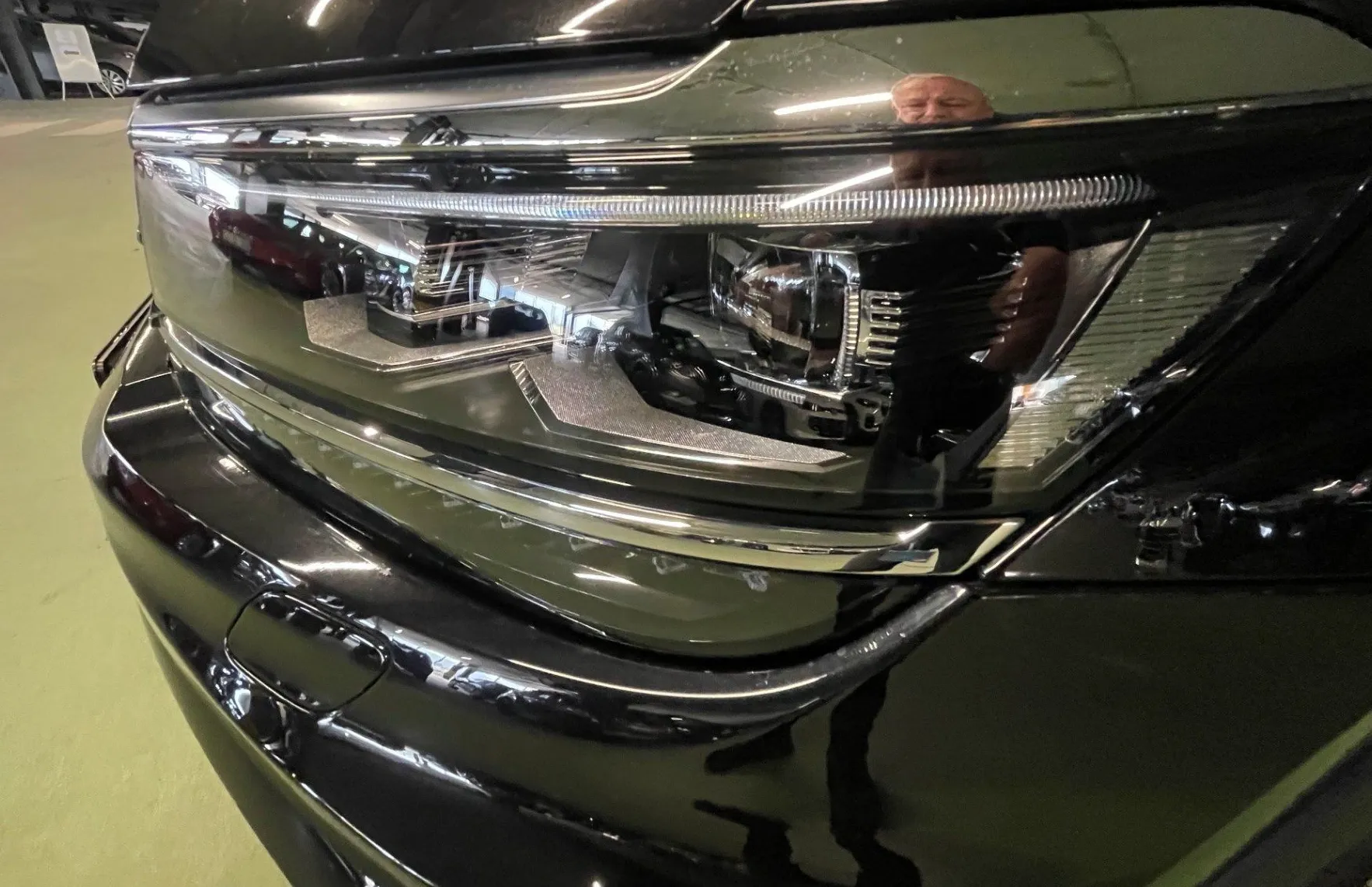 Zunanja slika - Volkswagen Tiguan - R-LINE 2.0 TDI BMT 176 KW DSG NAVI.2XPDC.KAMERA - 20