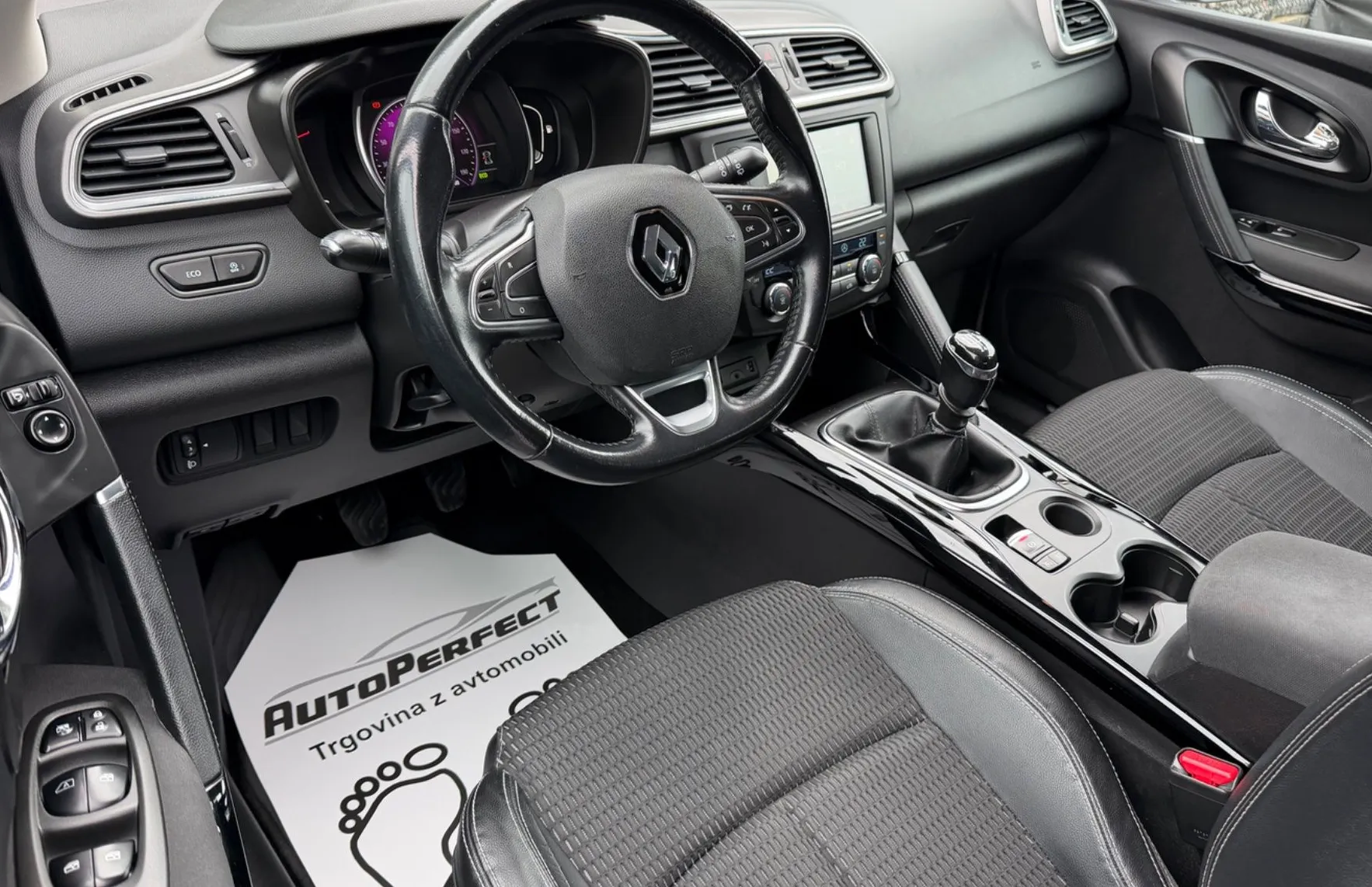 Zunanja slika - Renault Kadjar - dCi 110 Energy Graphite |KEYLESS|KAM|NAVI|PDC| - 9