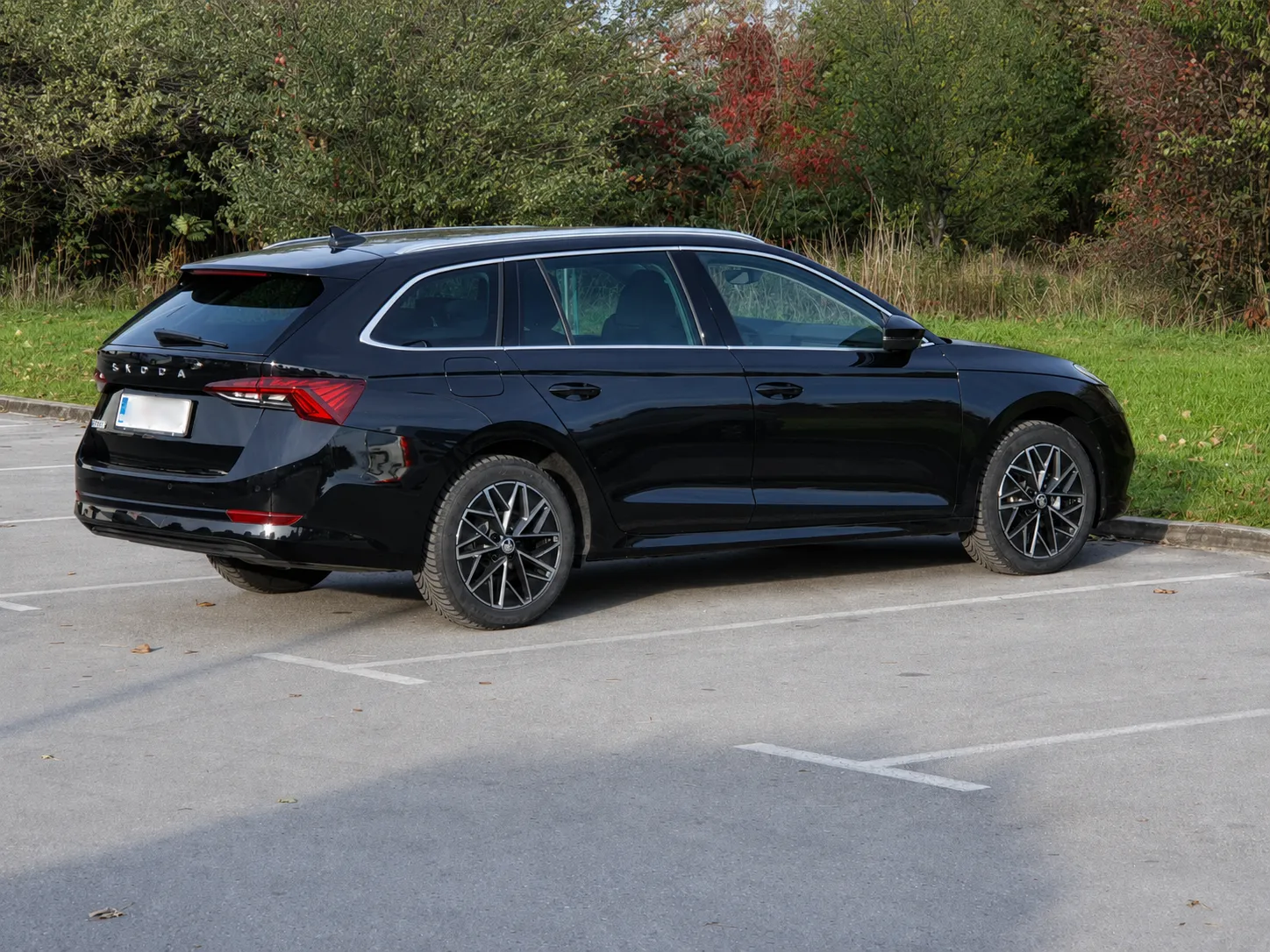Zunanja slika - Škoda Octavia - Combi 2,0 TDI Style DSG - 4