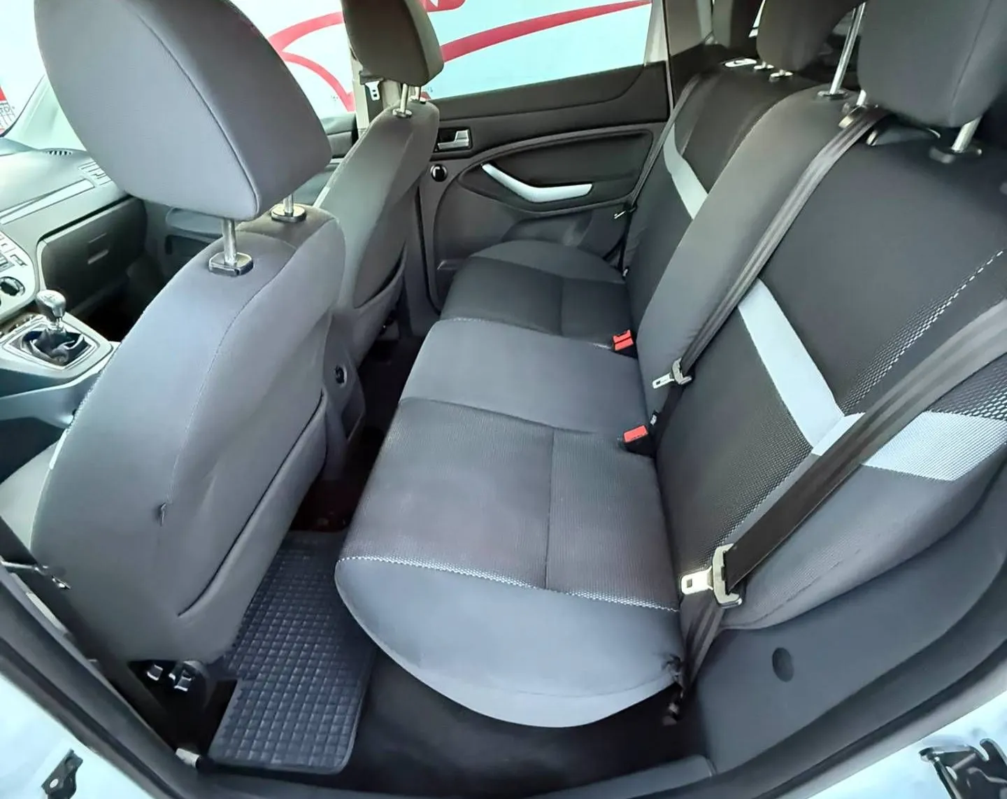 Notranja slika - Ford Kuga - 2.0 TDCi Trend DPF - 10