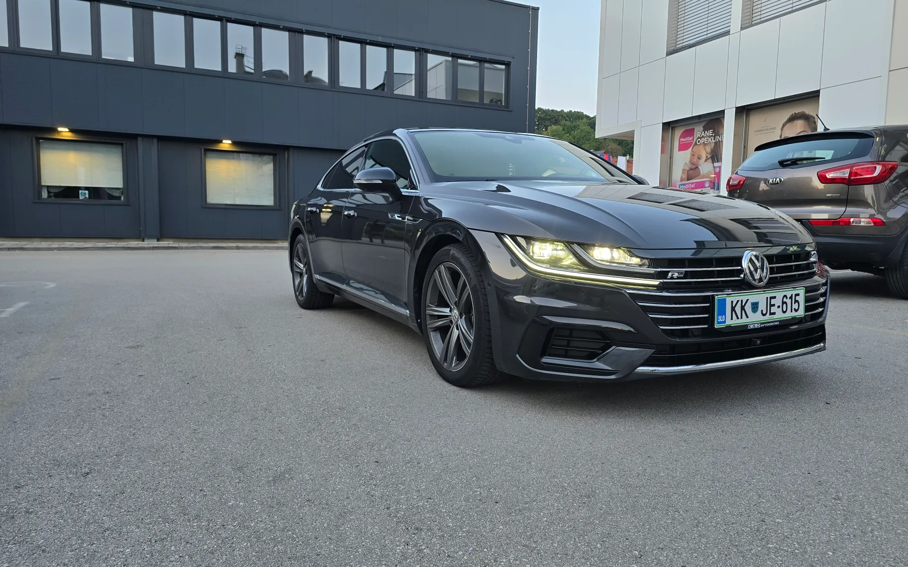 Zunanja slika - Volkswagen Arteon - 4motion 2,0 TDI BMT R-Line DSG - 1