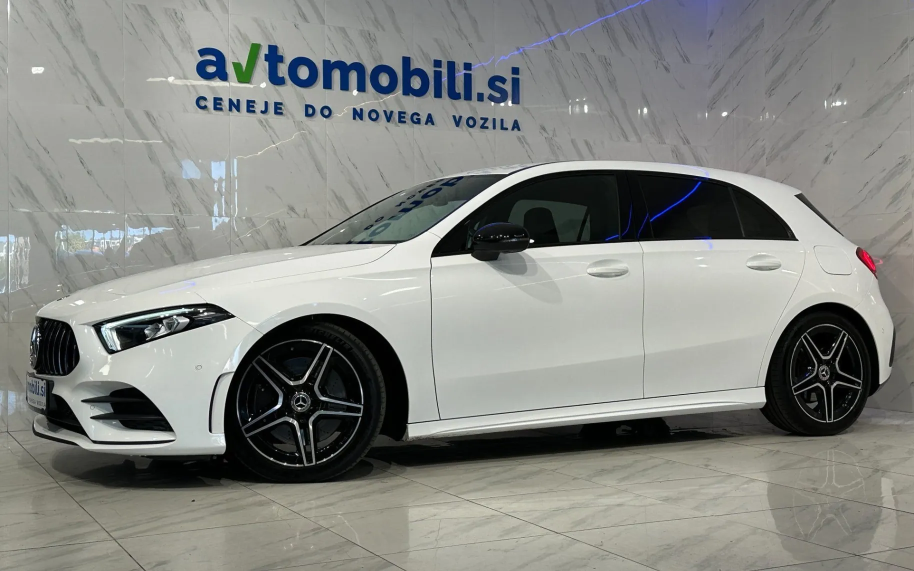 Zunanja slika - Mercedes-Benz A-Razred - 250 AMG Line |NightP|Led|Kamera|Gretje|AmbientL| - 2