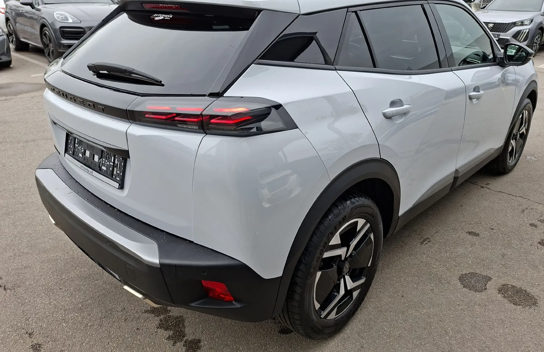 Zunanja slika - Peugeot 2008 - ALLURE 1.2 PURE TECH 130 EAT8 - 4
