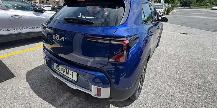 Zunanja slika - KIA Stonic - 1.0 T-GDi LX Life - 3